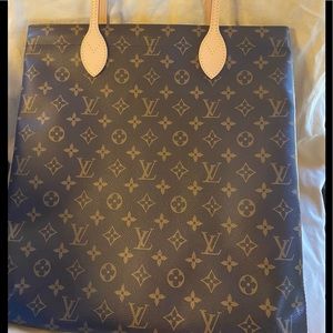 Louis Vuitton Monogram Carry It